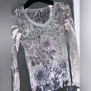 Floral pattern long sleeve shirt with a v-neck and rhinestones